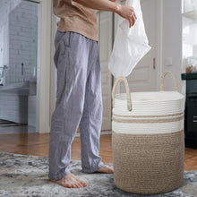 Lade das Bild in den Galerie-Viewer, Wäschekorb mit Henkel, Spielzeug Aufbewahrung, Aufbewahrungsbox Geflochten, Wäschesammler Groß, Aufbewahrungskorb Kinderzimmer(Braun2, D 38 x H 50 CM))