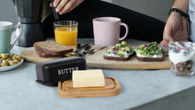 Lade das Bild in den Galerie-Viewer, Butterdose,Butterglocke für 250g Butter,Butterdose aus beschichteter Metallplatte oder Boraxglas mit edlem nachhaltigem Naturholzdeckel( Schwarz)