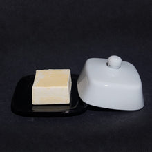 Lade das Bild in den Galerie-Viewer, Butterdose - Hochwertige Butterglocke aus Keramik - Butter Dish für alle gängigen Butter (250g) - Butterschale Porzellan (Schwarz-Weiß)
