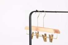 Lade das Bild in den Galerie-Viewer, Kleiderständer auf Rollen,Kleiderstange mit2Korbböden,2Kunststoffbügel«, (RT152BK), Geeignet für Schlafzimmer, Wohnzimmer, Flur zu Hause und das Büro