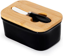 Lade das Bild in den Galerie-Viewer, Butterdose Keramik mit Holzdeckel , 250g Butter Aufbewahrung , Butterbox Porzellan vintage Buttermesser

