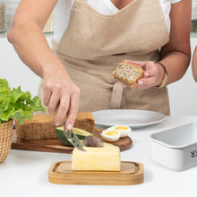 Lade das Bild in den Galerie-Viewer, Butterdose,Butterglocke für 250g Butter,Butterdose aus beschichteter Metallplatte oder Boraxglas mit edlem nachhaltigem Naturholzdeckel( Weiss)
