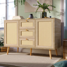 Lade das Bild in den Galerie-Viewer, Kommode mit 2 Türen und 3 Schubladen, Rattan Sonoma Eiche, Verstellbare Ablage, Massivholzfüßen, für Wohnzimmer Schlafzimmer-120 x 82 x 40 cm (B/H/T)

