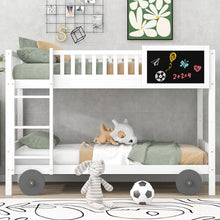 Lade das Bild in den Galerie-Viewer, Etagenbett mit rechtwinkliger Treppe, Autobett, Kinderbett mit MDF-Rädern, Einzelbett mit Tafel, abnehmbar, Rahmen aus Kiefer, Weiß (90x200cm)
