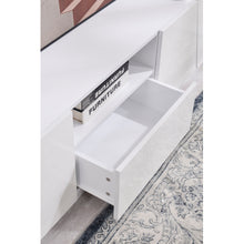 Lade das Bild in den Galerie-Viewer, Moderner Colorblocking-TV-Schrank Hochglanz-Oberfläche TV-Schrank mit Holzmaserung 170cm.abgeschrägter Patchwork-Stil.
