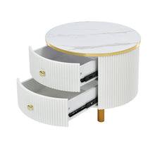 Lade das Bild in den Galerie-Viewer, 2 in 1 Runder Couchtisch aus MDF, Beistelltisch mit 1 Tischplatte in Marmoroptik und 1 aus Braunem Gehärtetem Glas, 2 Schubladen Kaffeetisch Tischkombination für Wohnzimmer, 70*70*45 + 50*50*40cm.
