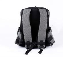 Lade das Bild in den Galerie-Viewer, Rucksack Tragetasche für Hunde und Katze in verschiedenen Farben (Grau &amp; Schwarz)

